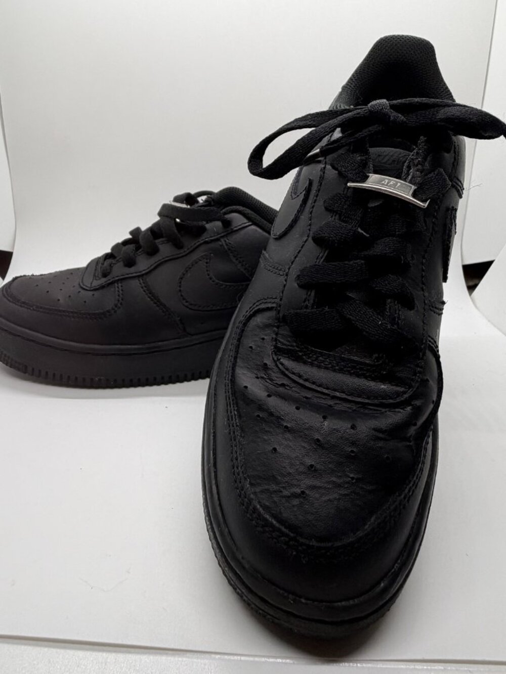 Nike Air Force 1 Low Youth 5Y Triple Black Leather Sneakers AF1
